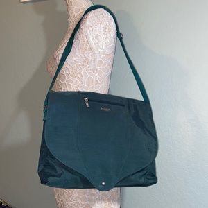 RARE Baggallini crossbody messenger bag computer school travel bag purse